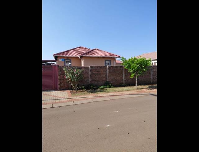 3 BEDROOM HOUSE FOR SALE IN SKY CITY